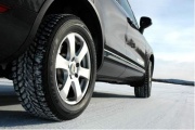 BRIDGESTONE-LM80-VÍTEZ_TESTU_ZIMNÍCH_PNEU_SUV_2012